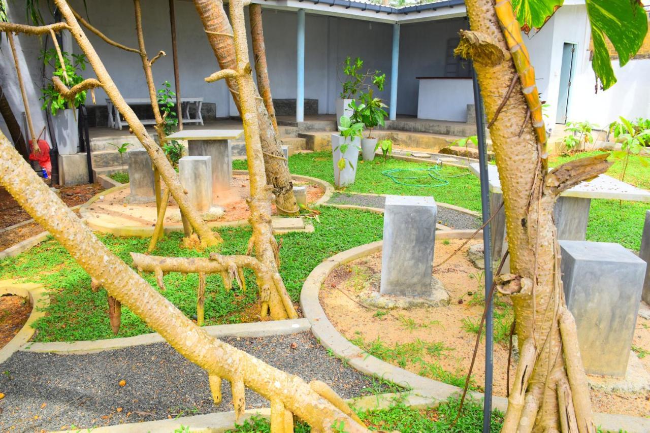 Ocean Caves, Balapitiya住宿加早餐旅馆 外观 照片